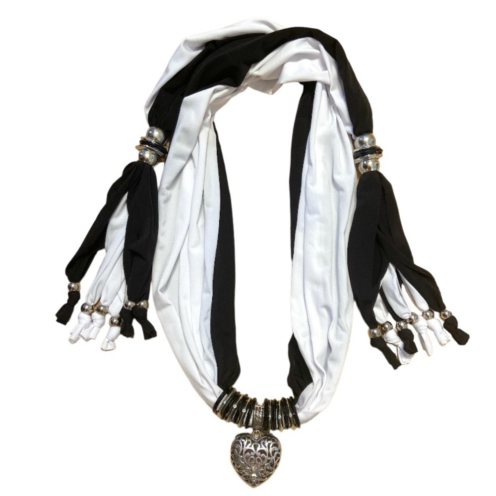 PETER NYGARD Tassel Heart Pendant Scarf